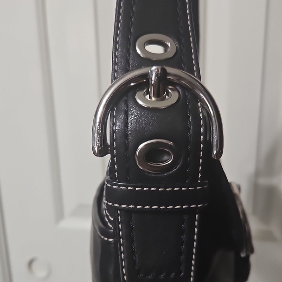 Coach EUC Y2K SOHO Black Leather Shoulder Bag - Picture 4 of 16